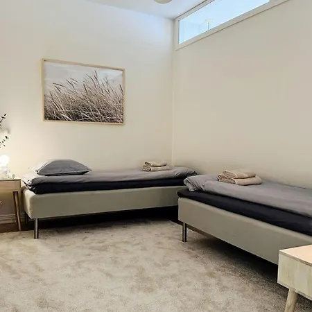 Luxury 3-bedroom On Beautiful Street Of 아파트 *