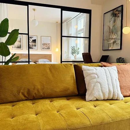 Luxury 3-bedroom On Beautiful Street Of