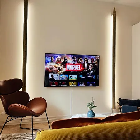 Apartment Luxury 3-bedroom On Beautiful Street Of
