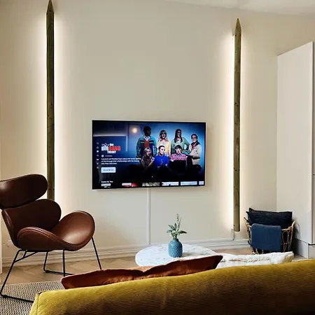 Luxury 3-bedroom On Beautiful Street Of