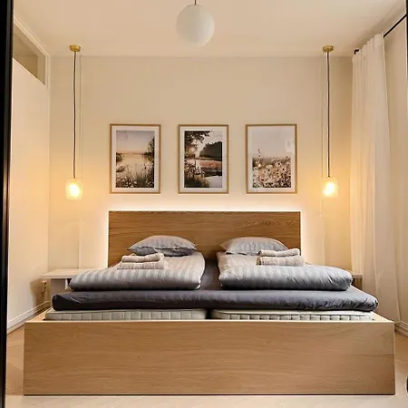Luxury 3-bedroom On Beautiful Street Of 公寓