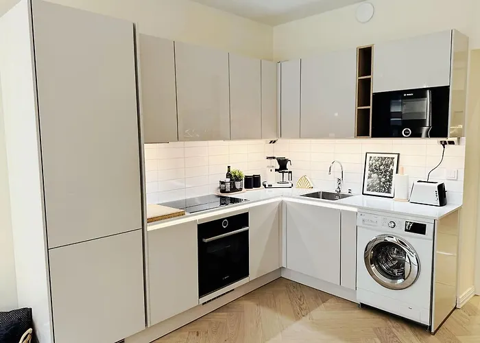 Luxury 3-bedroom On Beautiful Street Of Διαμέρισμα