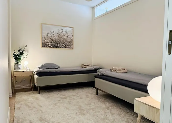 Luxury 3-bedroom On Beautiful Street Of Διαμέρισμα *