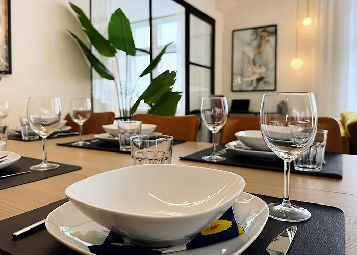 Luxury 3-bedroom On Beautiful Street Of Ελσίνκι