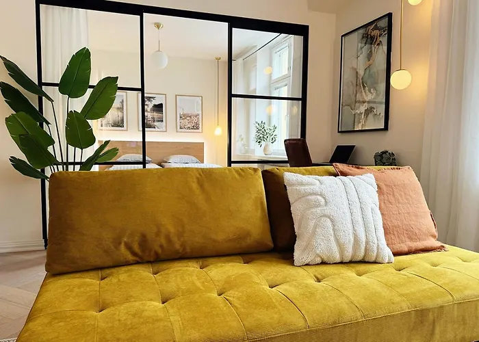 Luxury 3-bedroom On Beautiful Street Of