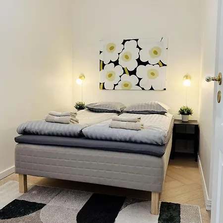 Luxury 3-bedroom On Beautiful Street Of Διαμέρισμα *